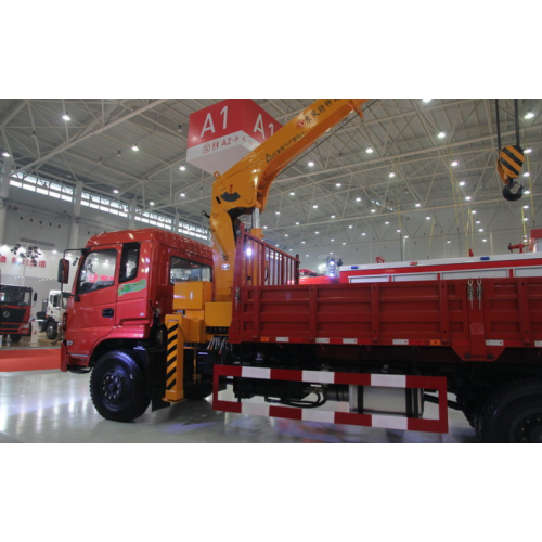 Dongfeng Chassis 8 Ton Mobile Truck Crane